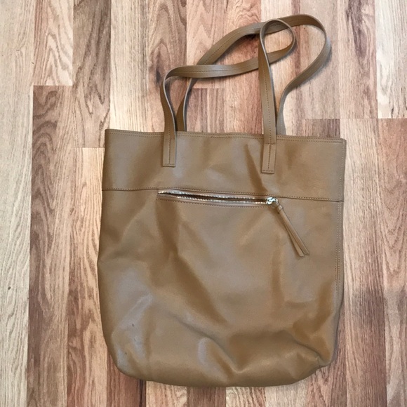 Old Navy Handbags - Man made leather tote